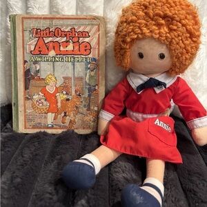 Vintage Little Orphan Annie Doll & Little Orphan Annie A Willing Helper Book